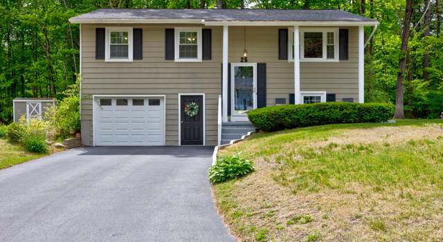 Photo of 25 Lamplighter Lane Ln, Saratoga Springs, NY 12866