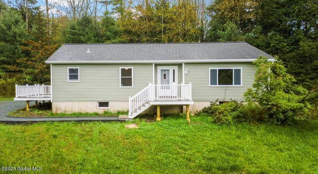 Photo of 452 Blue Factory Rd, Averill Park, NY 12018