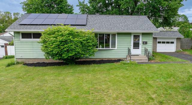 Photo of 5 Buttercup Dr, Albany, NY 12211
