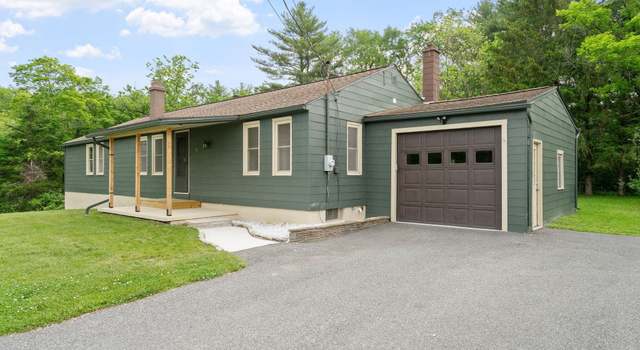 Photo of 16 Smith Ln, Rensselaer, NY 12144
