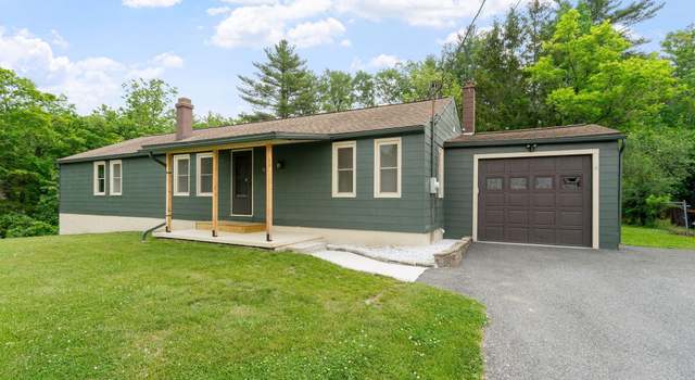 Photo of 16 Smith Ln, Rensselaer, NY 12144