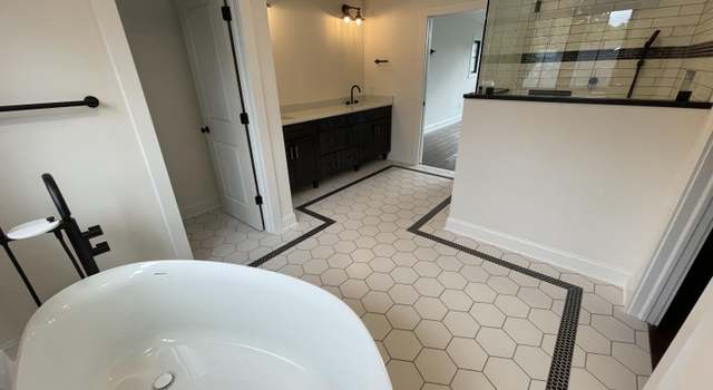 Photo of 11 Avalon Way, Saratoga Springs, NY 12866