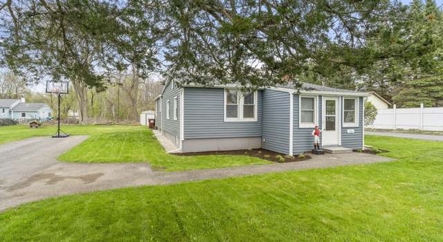 Photo of 16 James St, Poestenkill, NY 12140
