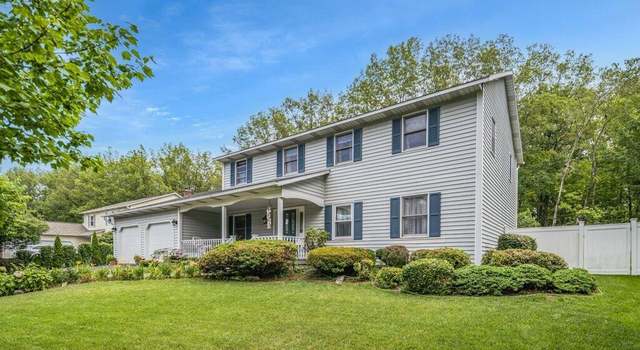 Photo of 716 John Paul Ct, Niskayuna, NY 12309