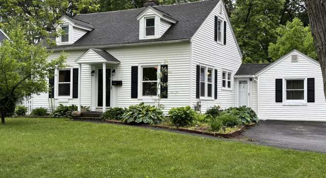Photo of 1922 Regent St, Niskayuna, NY 12309
