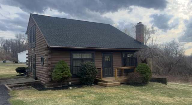 Photo of 2 Denise Dr, Troy, NY 12182
