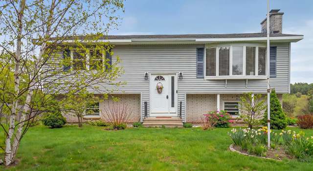 Photo of 57 Garnsey Rd, Rexford, NY 12148