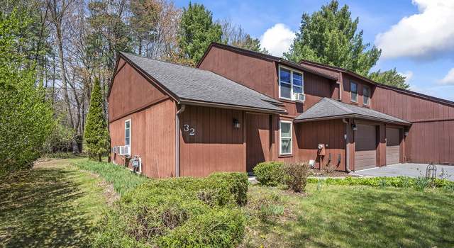 Photo of 32 Thimbleberry Rd, Malta, NY 12020