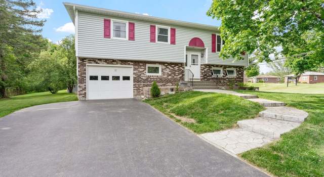 Photo of 5 Fairlawn Dr, Selkirk, NY 12158