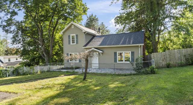 Photo of 5 Chester Ct, Troy, NY 12182