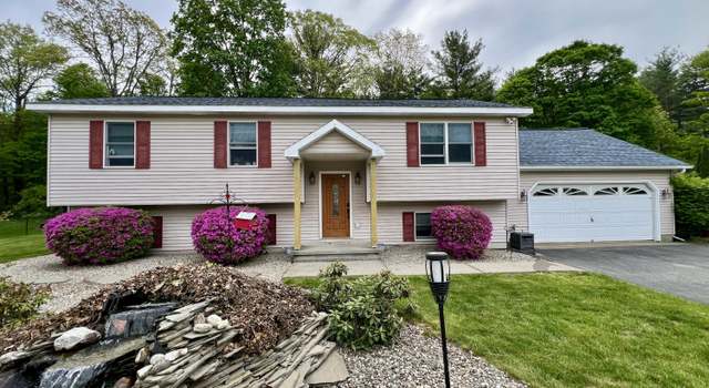 Photo of 25 Hilton Dr, South Glens Falls, NY 12803