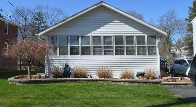 Photo of 323 Kenwood Ave, Delmar, NY 12054