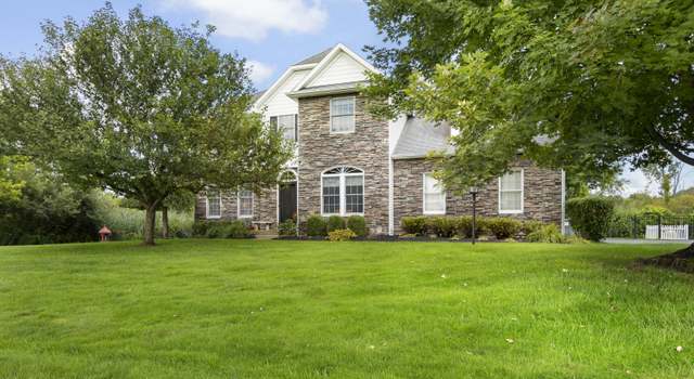 Photo of 2 Wetherby Ct, Cohoes, NY 12047