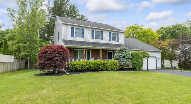 Photo of 6 Shamrock Cir, Latham, NY 12110
