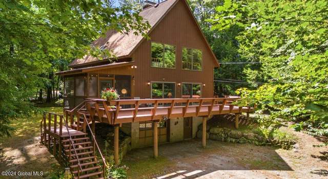 Photo of 5 Circle Dr, Chestertown, NY 12817