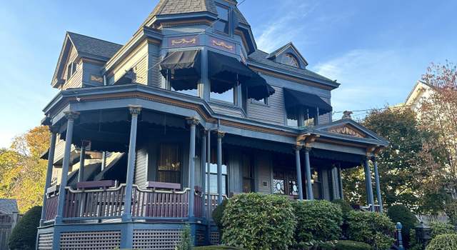 Photo of 140 Oakwood Ave, Troy, NY 12180