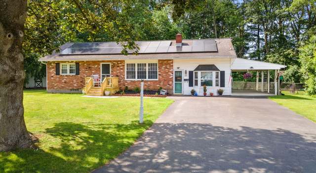 Photo of 22 Bertone Dr, Schenectady, NY 12306