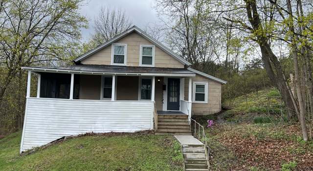 Photo of 48 Saunders St, Whitehall, NY 12887