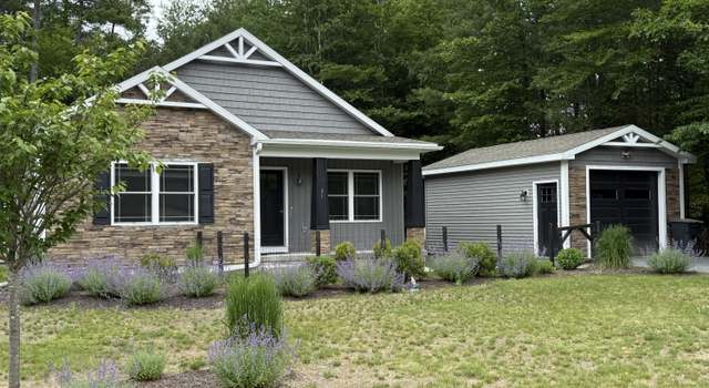 Photo of 51 Rollman Cir, Hadley, NY 12835