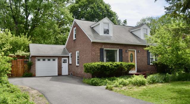 Photo of 2 Willow Ln, East Greenbush, NY 12144
