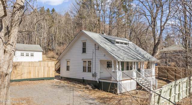 Photo of 5 Pohndorf Dr, Old Chatham, NY 12136
