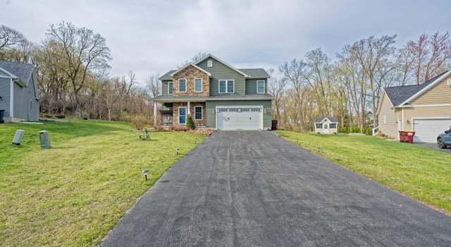 Photo of 12 Napa Ct, Niskayuna, NY 12309