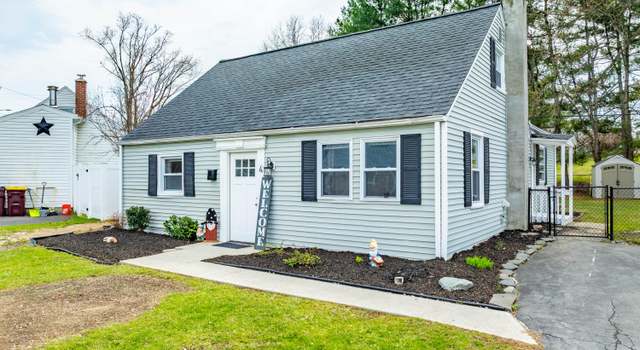 Photo of 4 Charles Rd, Latham, NY 12110