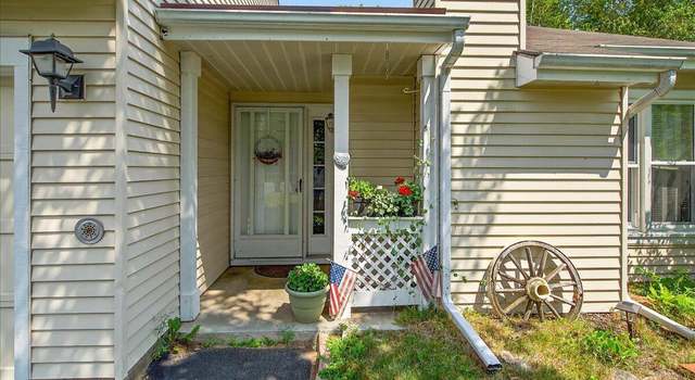 Photo of 21 Cobble Ct, Clifton Park, NY 12065