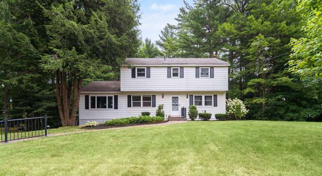 Photo of 32 Secada Dr, Clifton Park, NY 12065