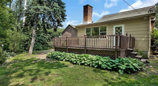 Photo of 43 Crescent Dr, Albany, NY 12208