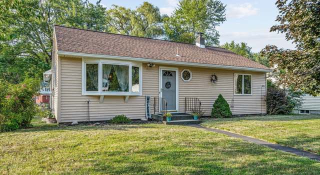 Photo of 1 Circle Dr, Wynantskill, NY 12198