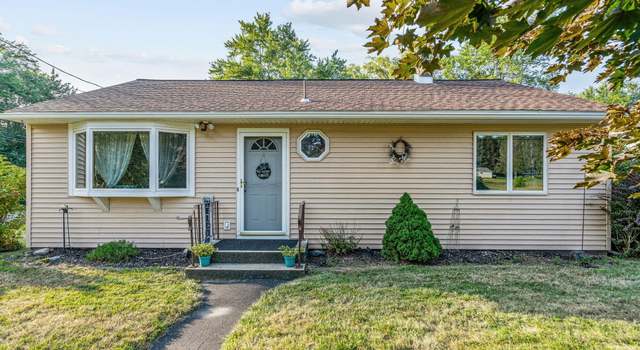 Photo of 1 Circle Dr, Wynantskill, NY 12198