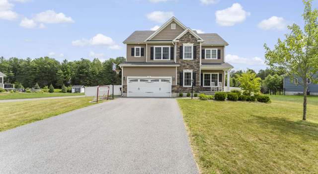 Photo of 59 Richmond Hill Dr, Queensbury, NY 12804