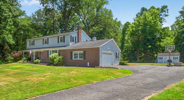 Photo of 5 Laurel Oak Ln, Clifton Park, NY 12065