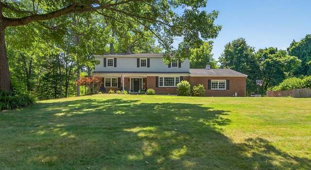 Photo of 5 Laurel Oak Ln, Clifton Park, NY 12065