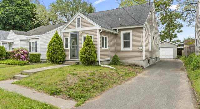 Photo of 14 Woodside Ave, Colonie, NY 12205