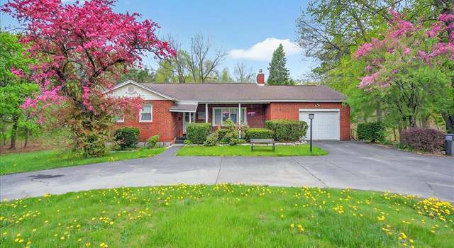 Photo of 297 Speigletown Rd, Troy, NY 12182