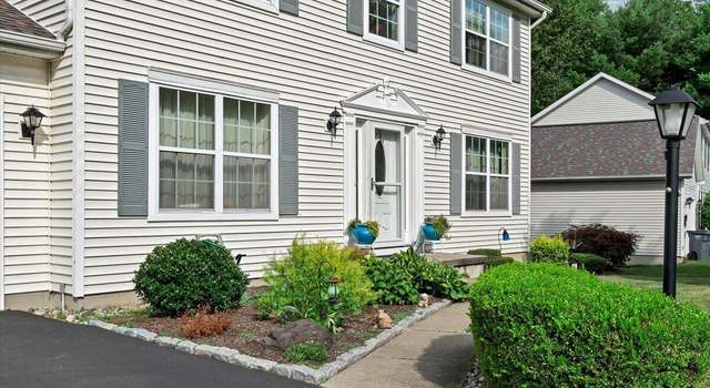 Photo of 39 Michelle Dr, Clifton Park, NY 12065