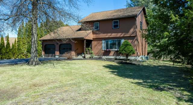 Photo of 17 Skaarland Dr, Burnt Hills, NY 12027