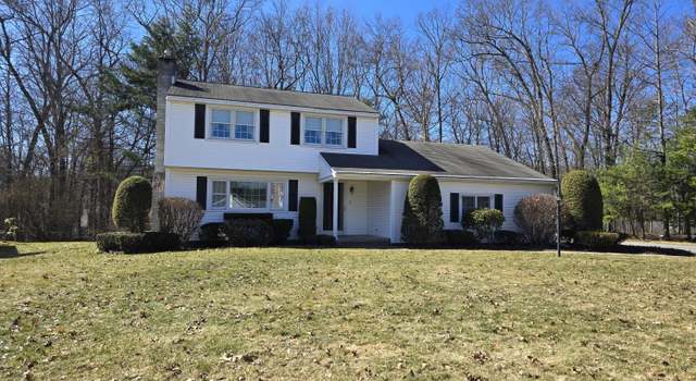 Photo of 10 Greenwood Ln, Queensbury, NY 12804
