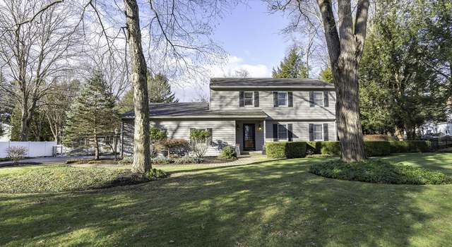Photo of 32 Campus Club Dr, Guilderland, NY 12084