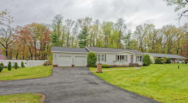 Photo of 4 Kimberly Ln, Fort Edward, NY 12828