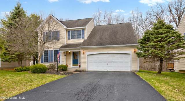Photo of 20 Lupine Dr, Malta, NY 12020