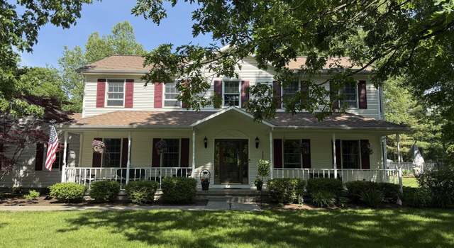 Photo of 14 Edward Dr, West Sand Lake, NY 12196