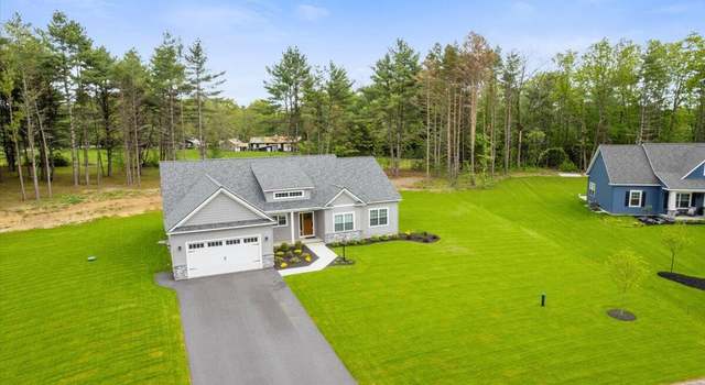 Photo of 5 Lookout Cir, Gansevoort, NY 12831