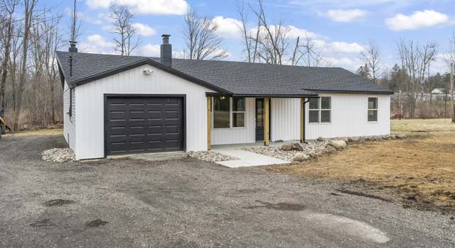 Photo of 393 Midline Rd, Amsterdam, NY 12010