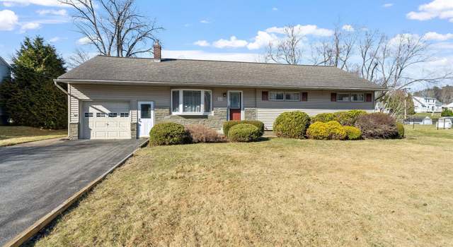 Photo of 44 Beechwood Dr, Ballston Lake, NY 12019