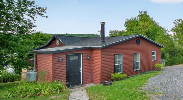 Photo of 7 Mox Ln, East Berne, NY 12059