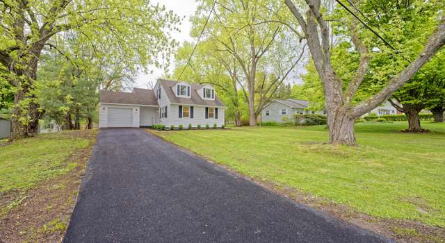 Photo of 3 Sunset Dr, Altamont, NY 12009