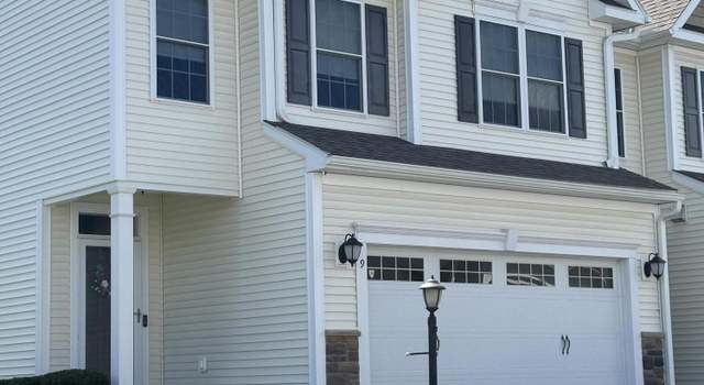 Photo of 9 Andriana Ln, Albany, NY 12204